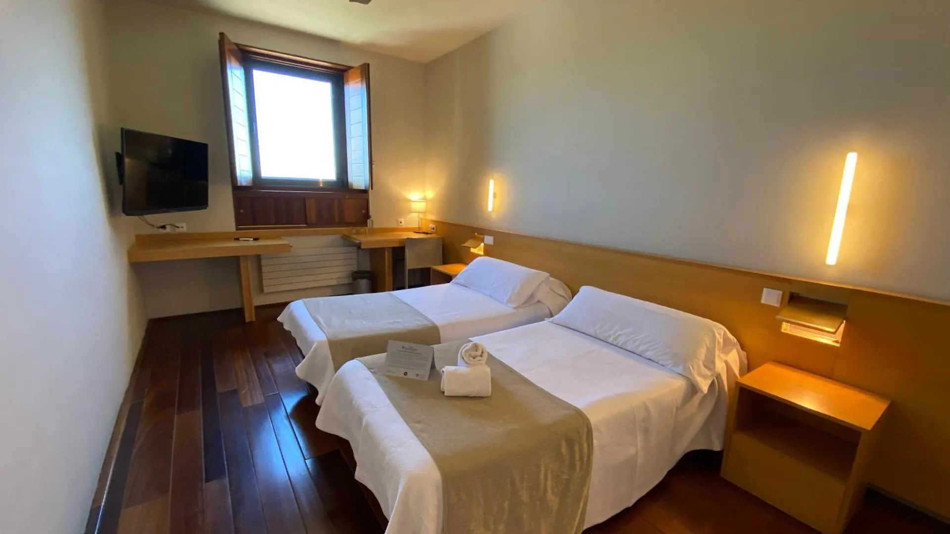 Hostatgeria De Poblet Hotel